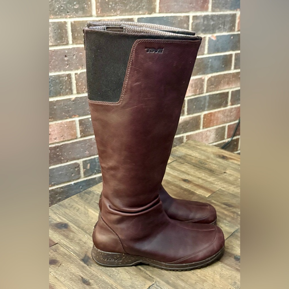 Ladies Teva Ashton Dark Brown Leather Boots - Size 7.5
